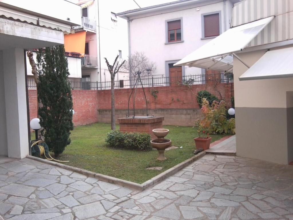 Tarussio Hotell Arezzo Exteriör bild
