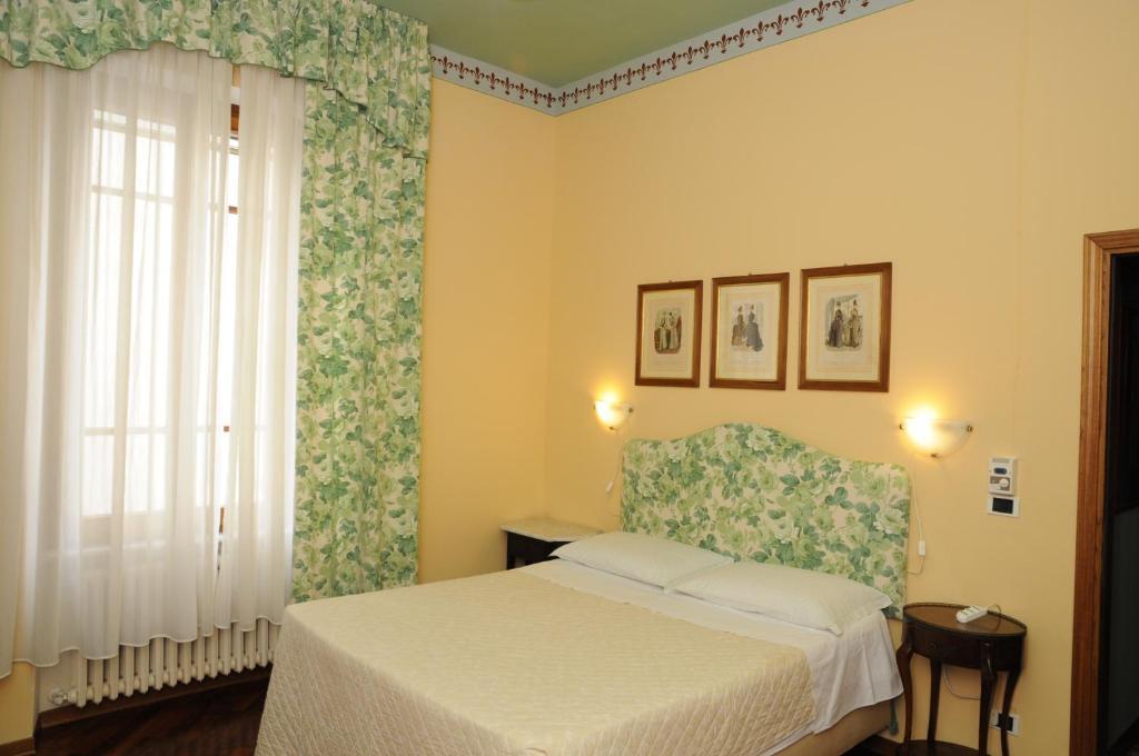 Tarussio Hotell Arezzo Exteriör bild