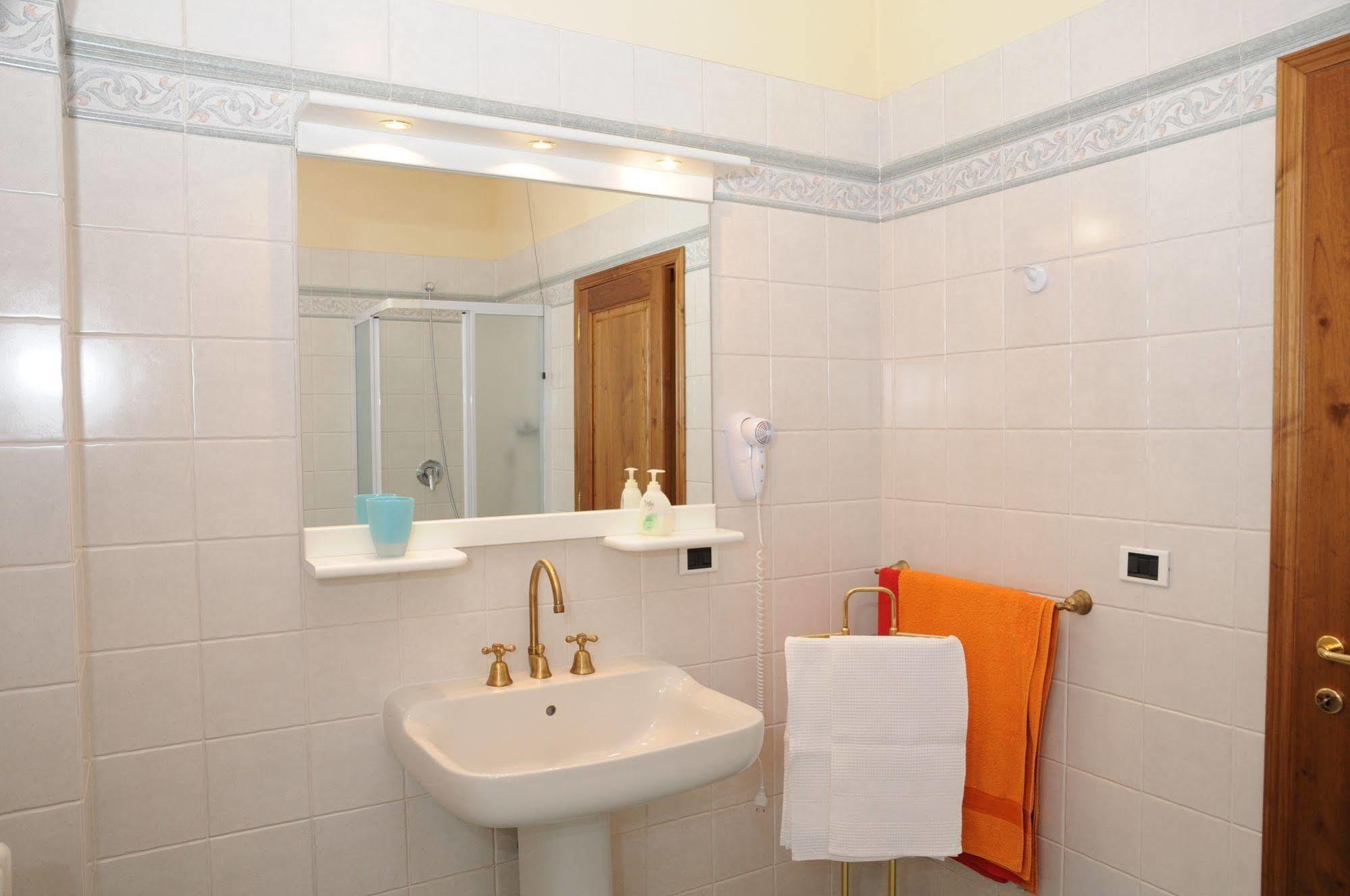 Tarussio Hotell Arezzo Exteriör bild