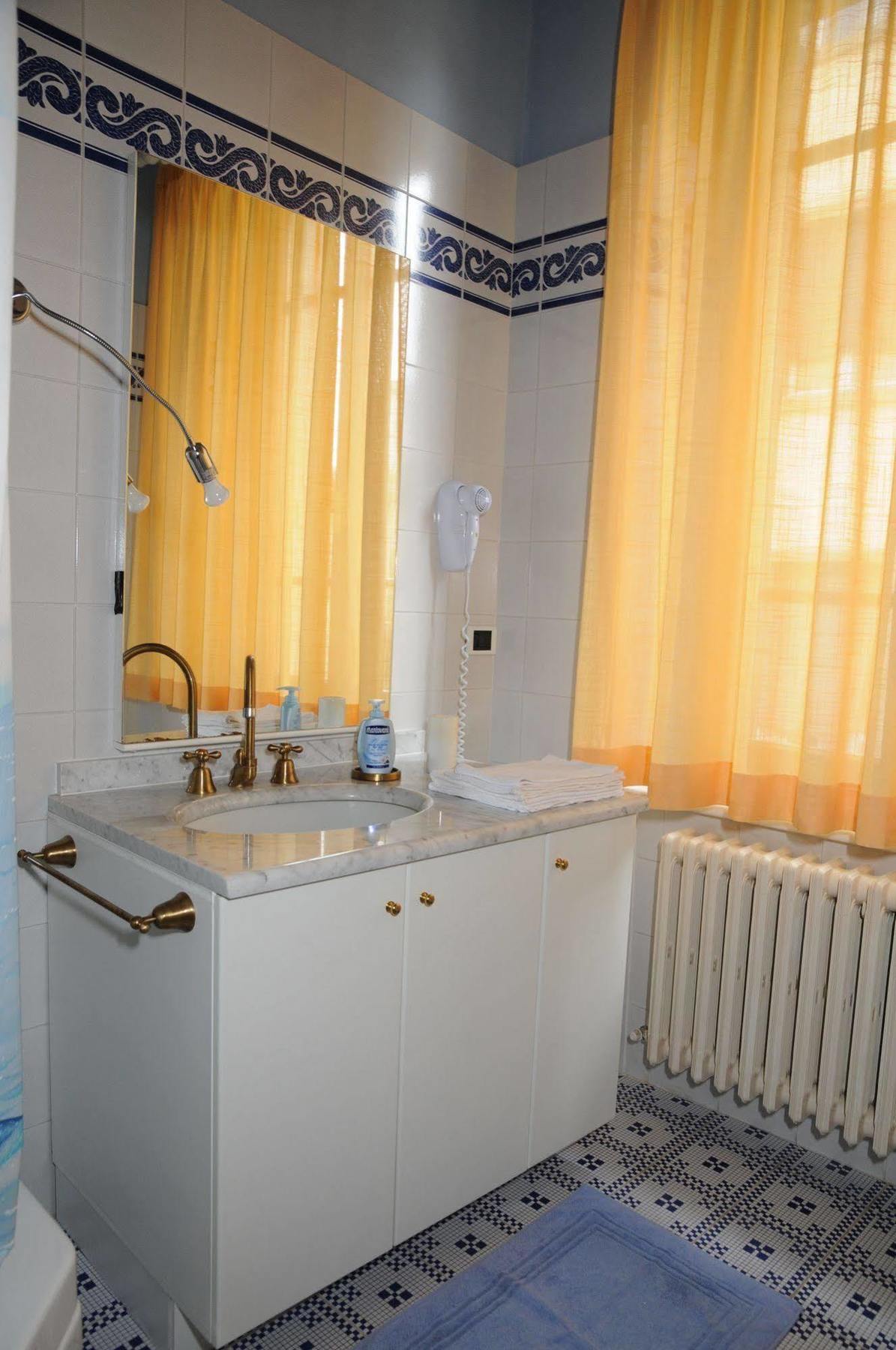 Tarussio Hotell Arezzo Exteriör bild